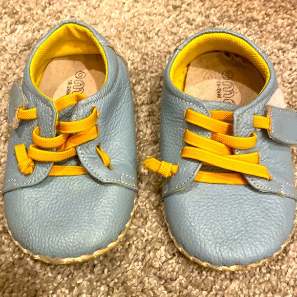 Sole less baby shoes all leather & rubber traction on bottom size 18-24 months - Picture 1 of 3